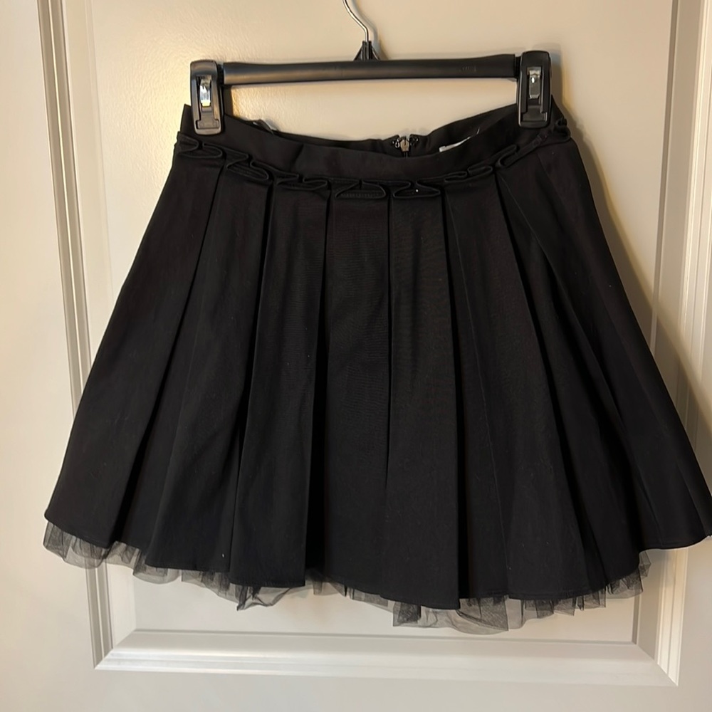College Concept pleated skirt with tulle